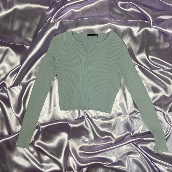 3 ADORABLE LONG SLEEVES BUNDLE!! - Picture 6 of 8